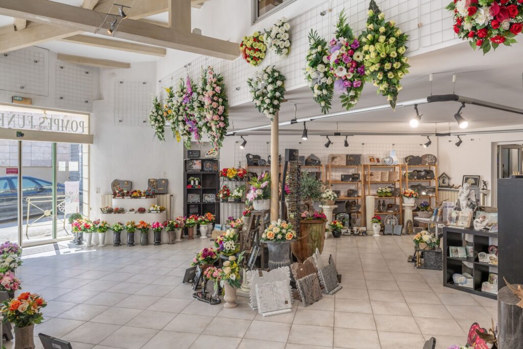 interieur du magasin funeraire